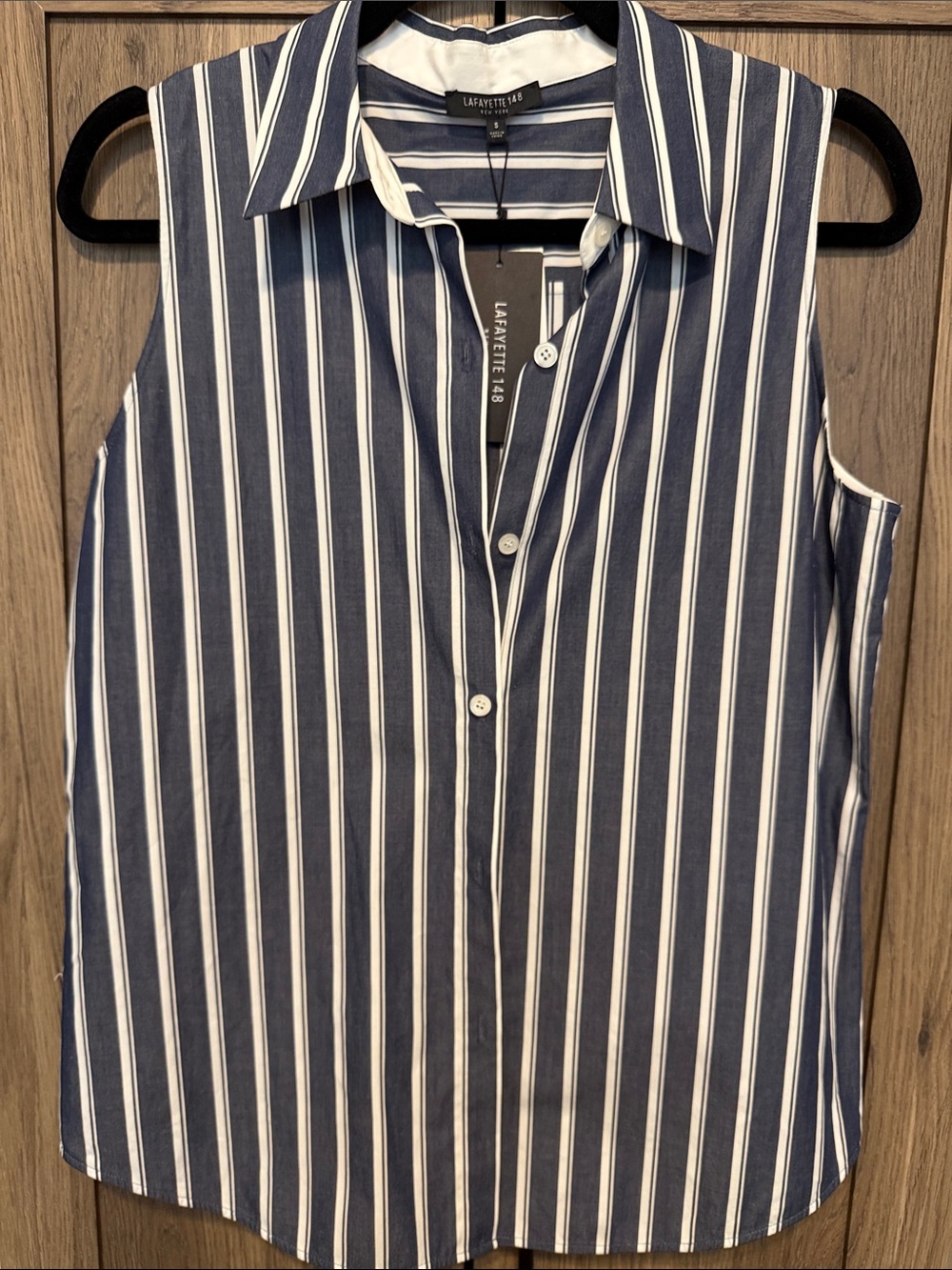 Lafayette 148 Sleeveless Button Up Top